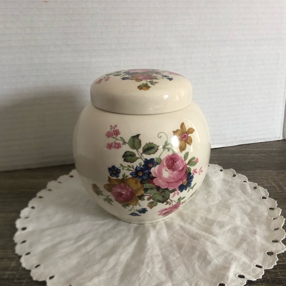Vtg Sadler Floral Tea Canister